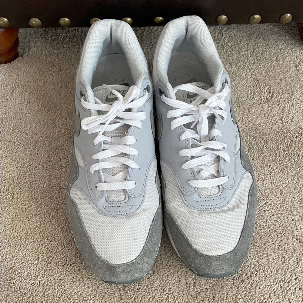 Nike Men's Light Gray and White Sneakers